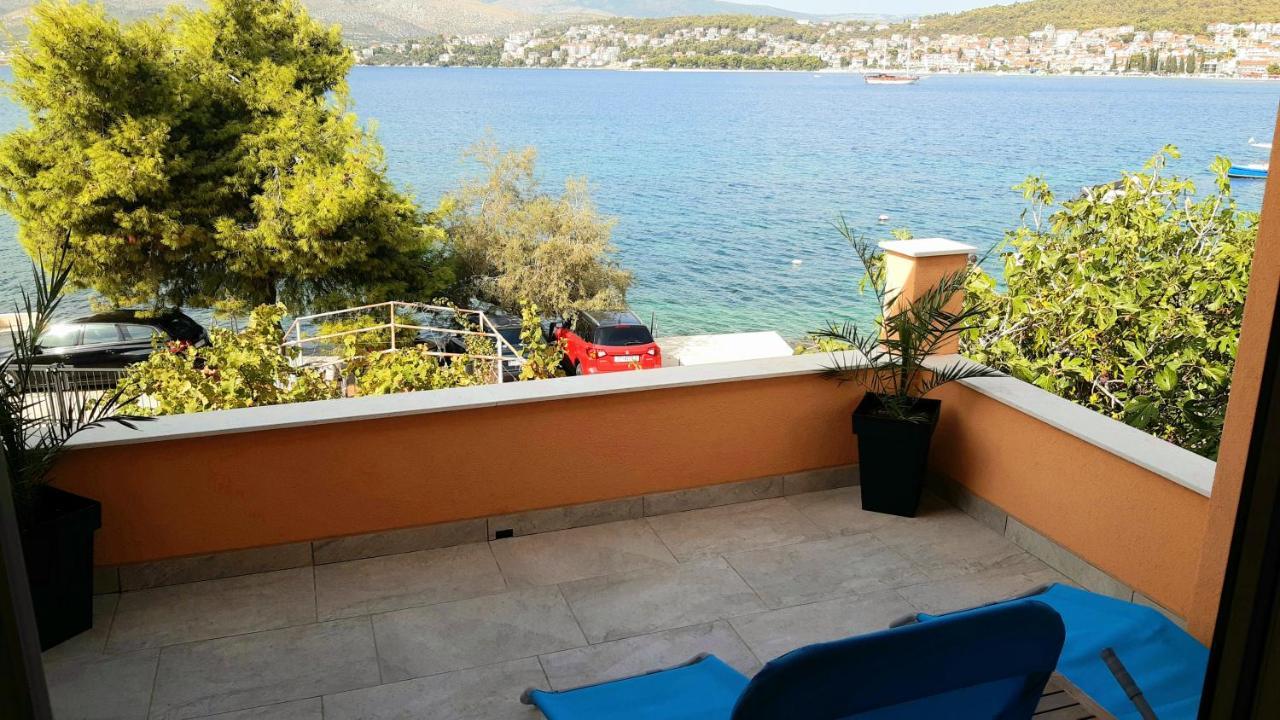 Beach Holiday Home With Private Jacuzzi & Parking Trogir Exteriér fotografie